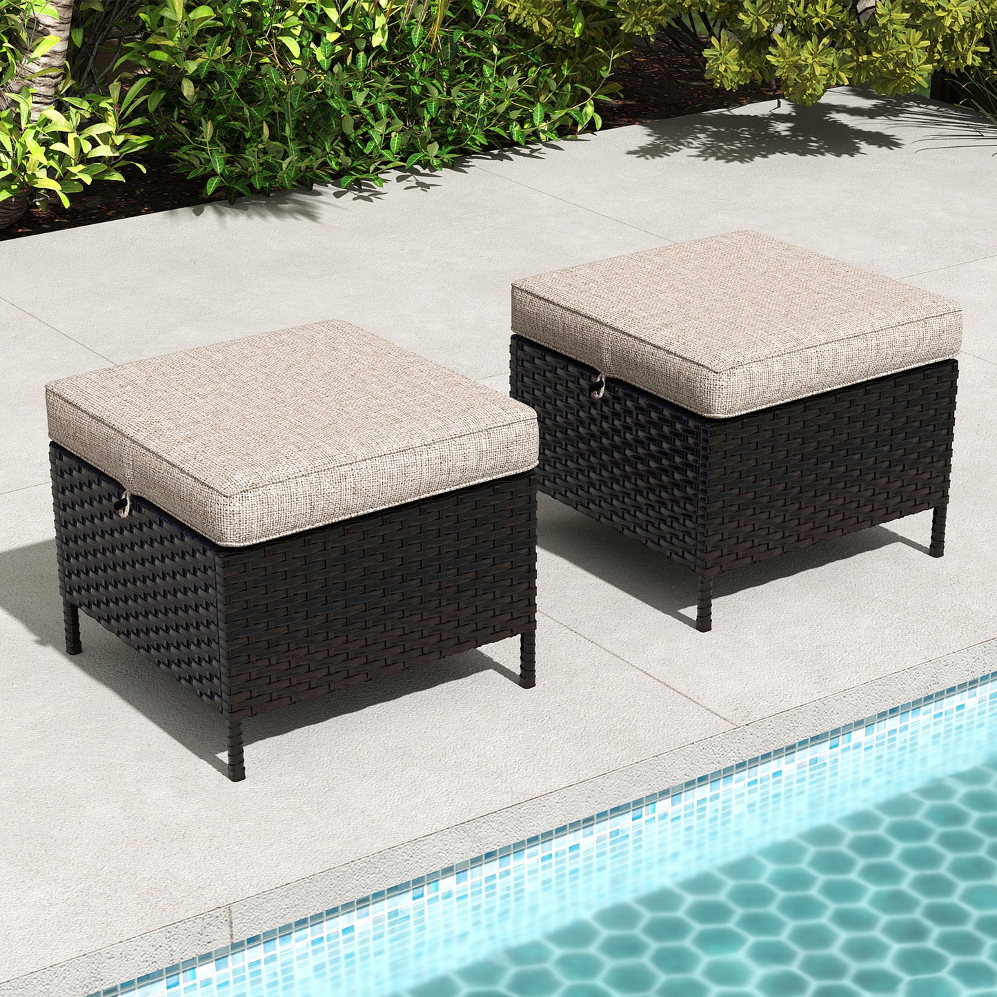 M67-PATIO WICKER OTTOMAN